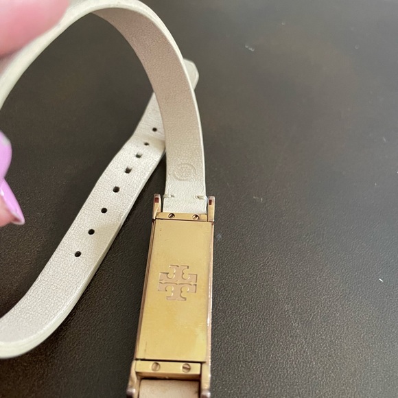 Tory Burch double wrap Fitbit holder - Picture 3 of 4